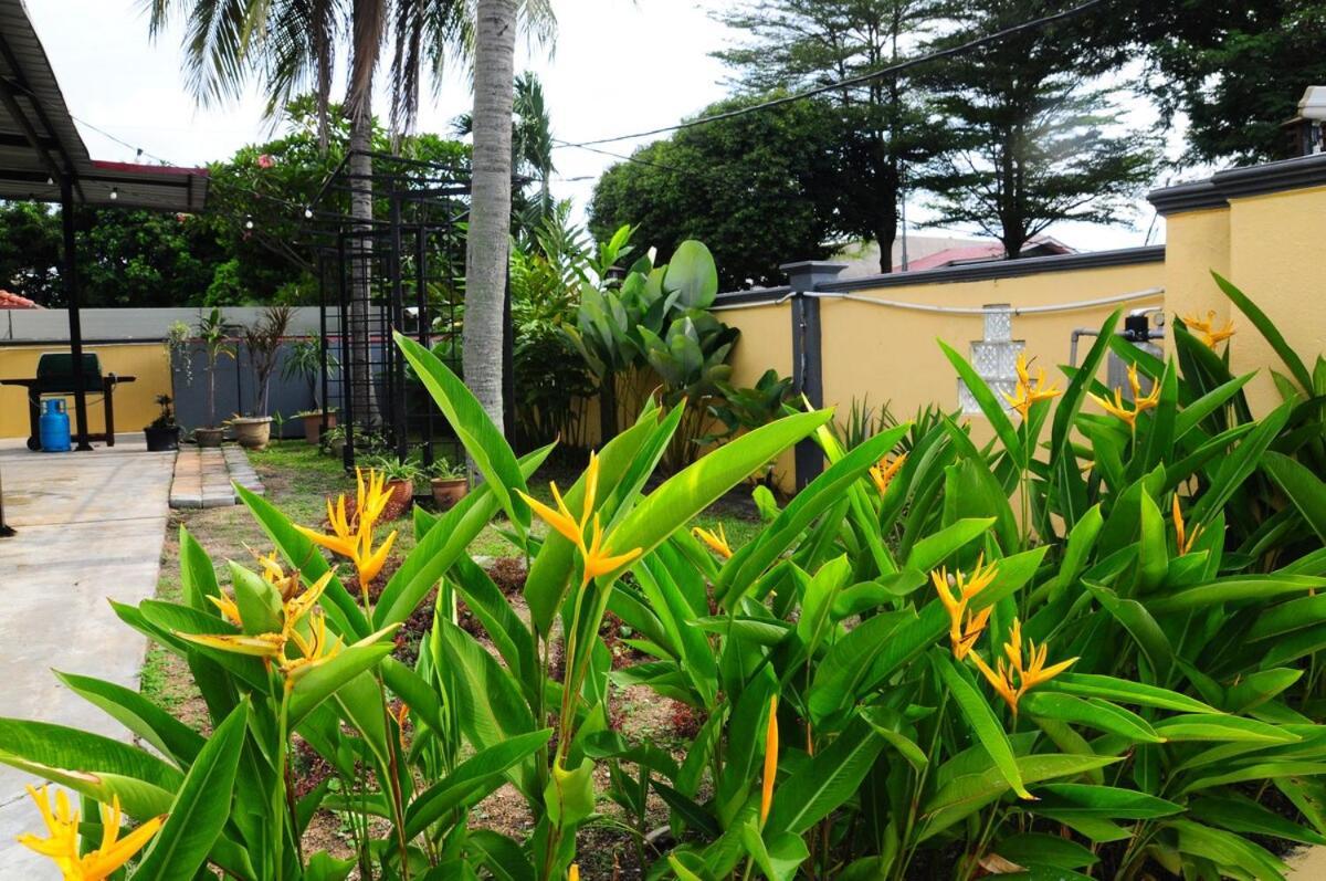 Grayhaus Spacious Bungalow & Garden Villa - Ss3 Petaling Jaya, Near Sunway - Stay Only No Events Exterior photo